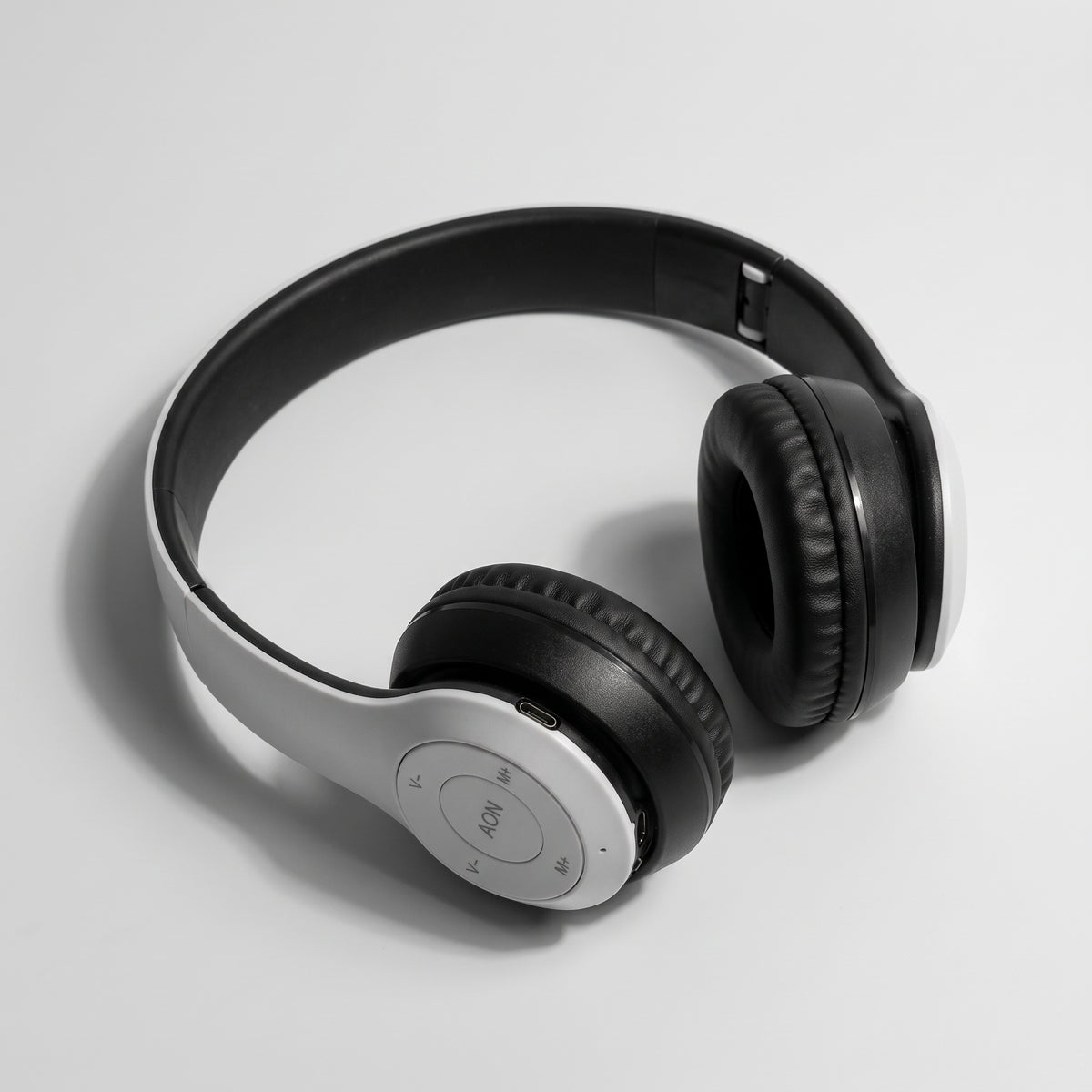 P47 Wireless Foldable Headphones